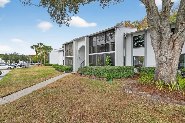 $215,000 | 1258 Pine Ridge Circle West, Unit D1, Tarpon Springs, FL 34688