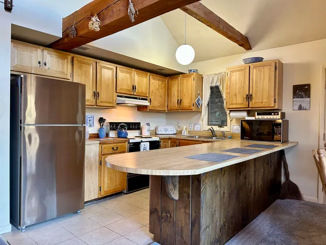 $550,000 | 1724 Sangamon Road, Pittsford, VT 05763