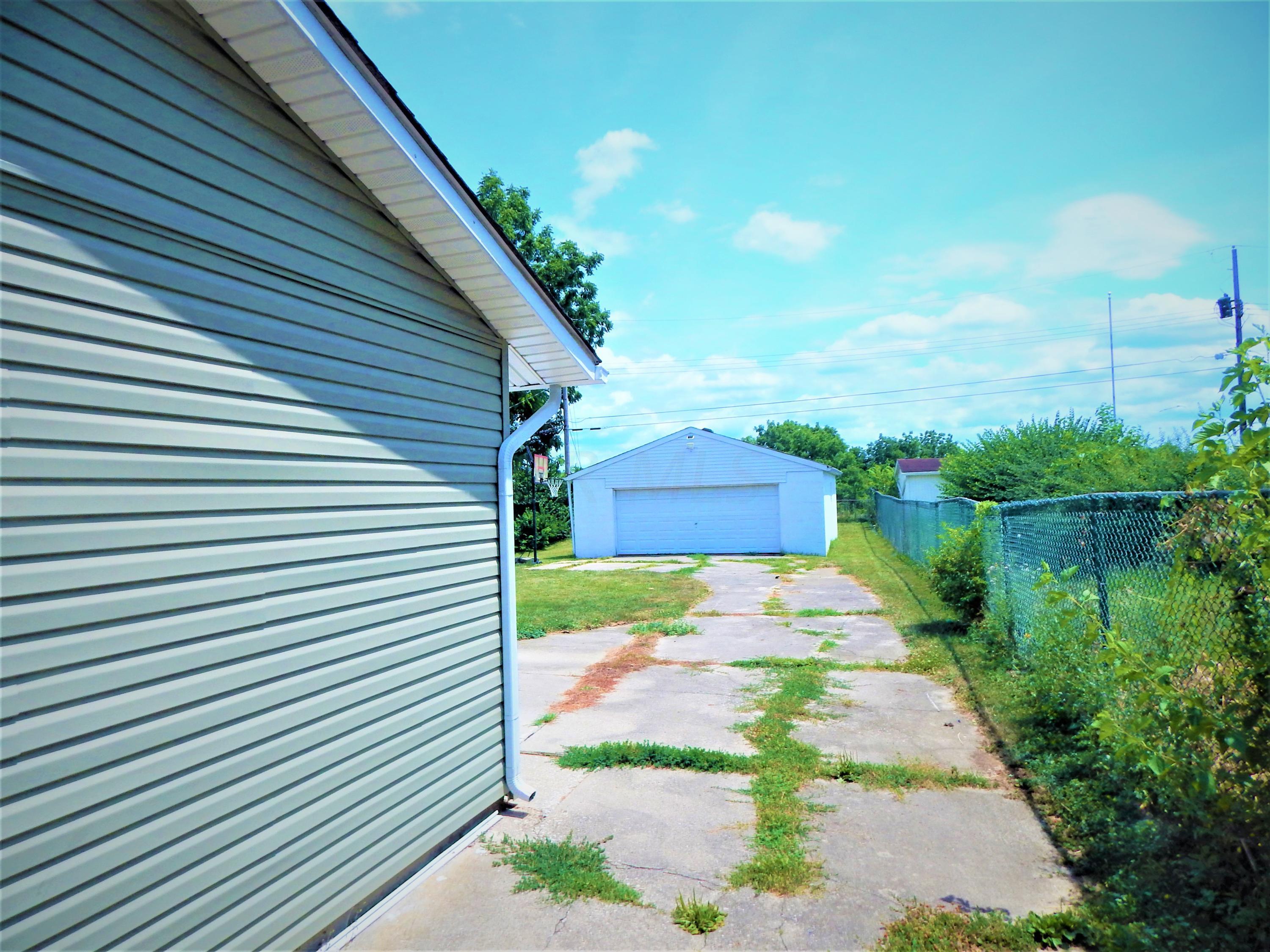 5180 Edgeview Road Columbus, OH 43207 - Photo 3 of 18