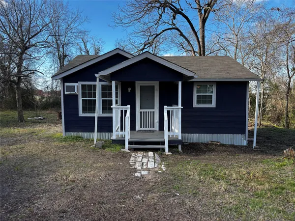 $1,300 | 100B Ross Street, Unit B, Huntsville, TX 77320