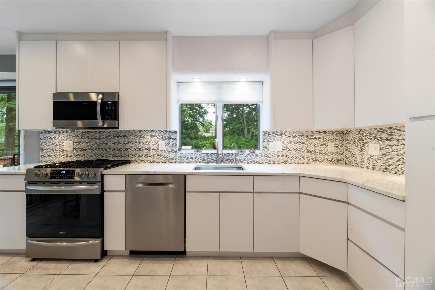 25 Norton Road East Brunswick, NJ 08816 - Photo 14 of 29 Gallery Image 14
