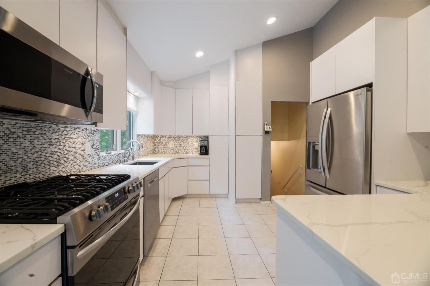 25 Norton Road East Brunswick, NJ 08816 - Photo 15 of 29 Gallery Image 15