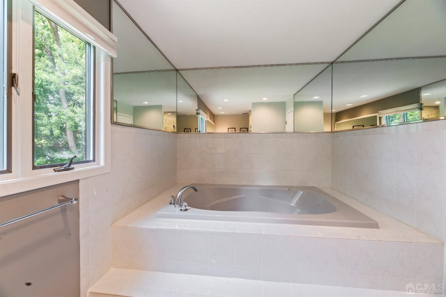 25 Norton Road East Brunswick, NJ 08816 - Photo 19 of 29 Gallery Image 19
