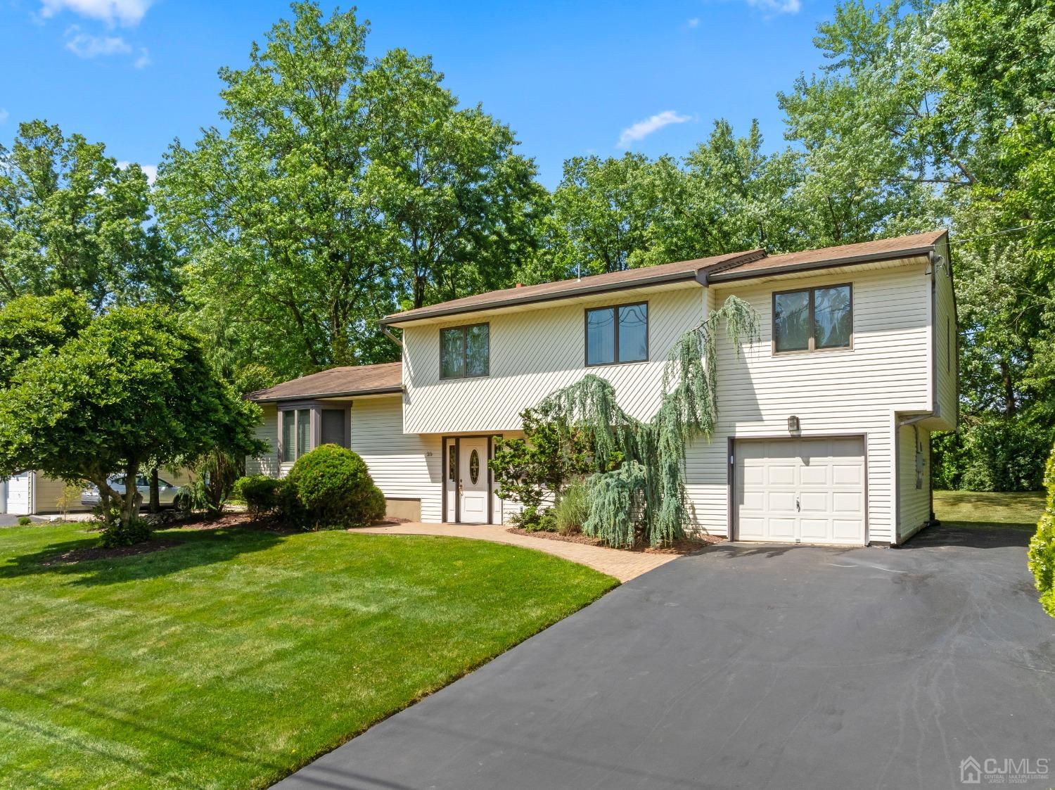 25 Norton Road East Brunswick, NJ 08816 - Photo 2 of 29 Gallery Image 2