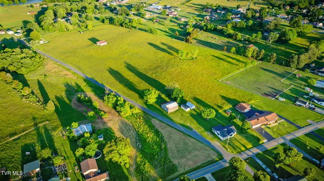 $489,950 | 403 Silver Lake Road, Church Hill, TN 37642