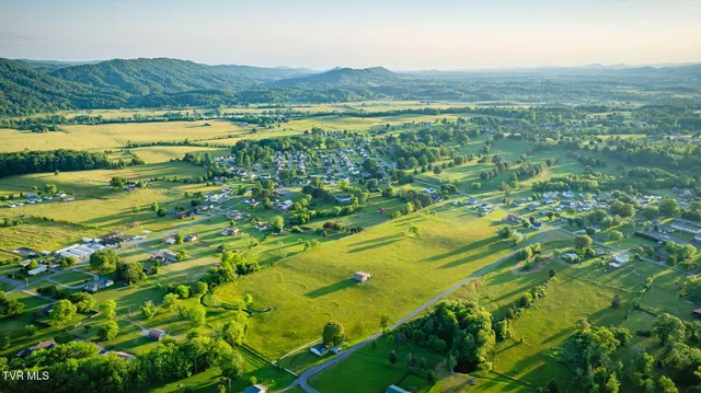 $489,950 | 403 Silver Lake Road, Church Hill, TN 37642