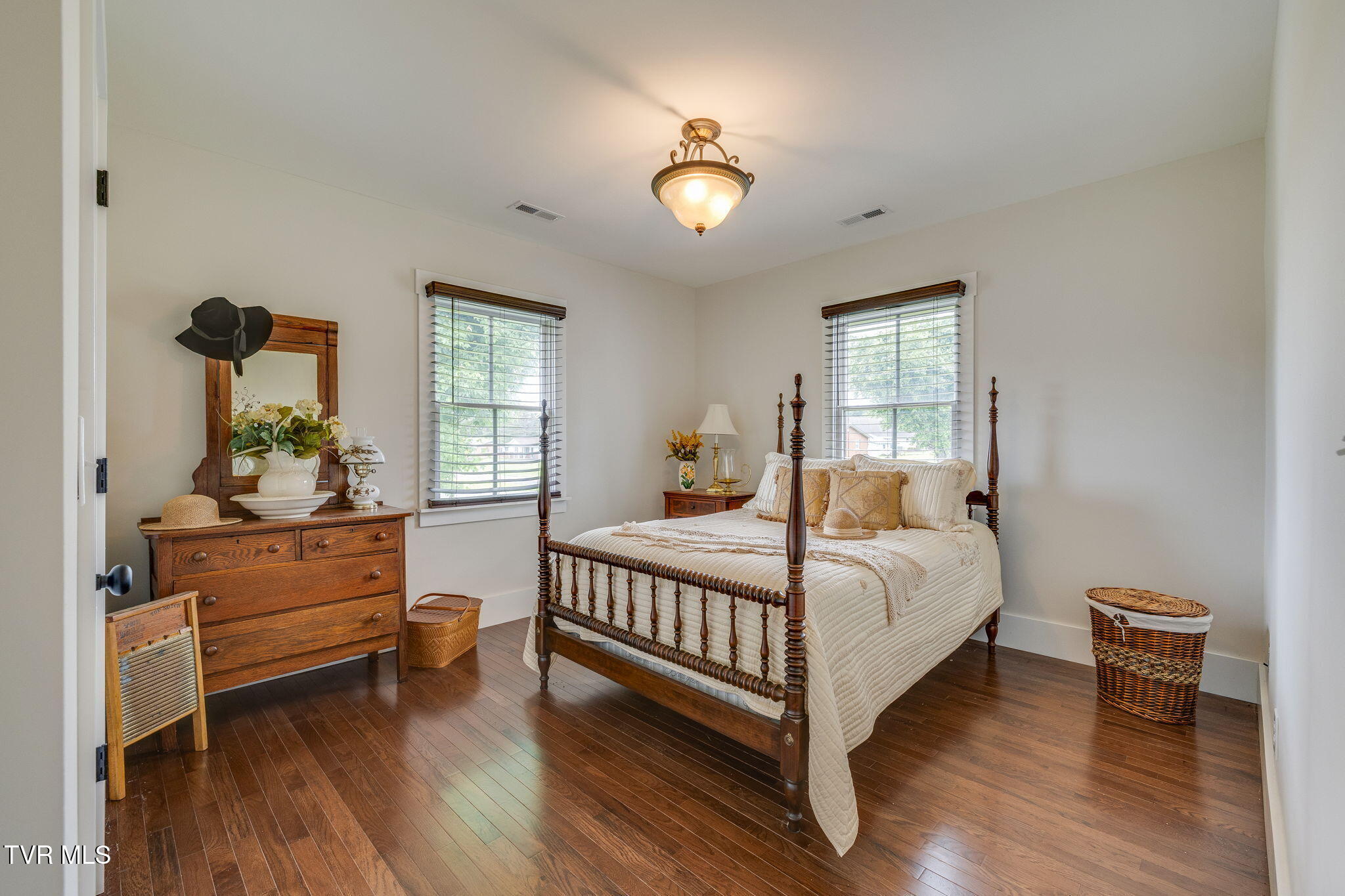 403 Silver Lake Road Church Hill, TN 37642 - Photo 5 of 45 016