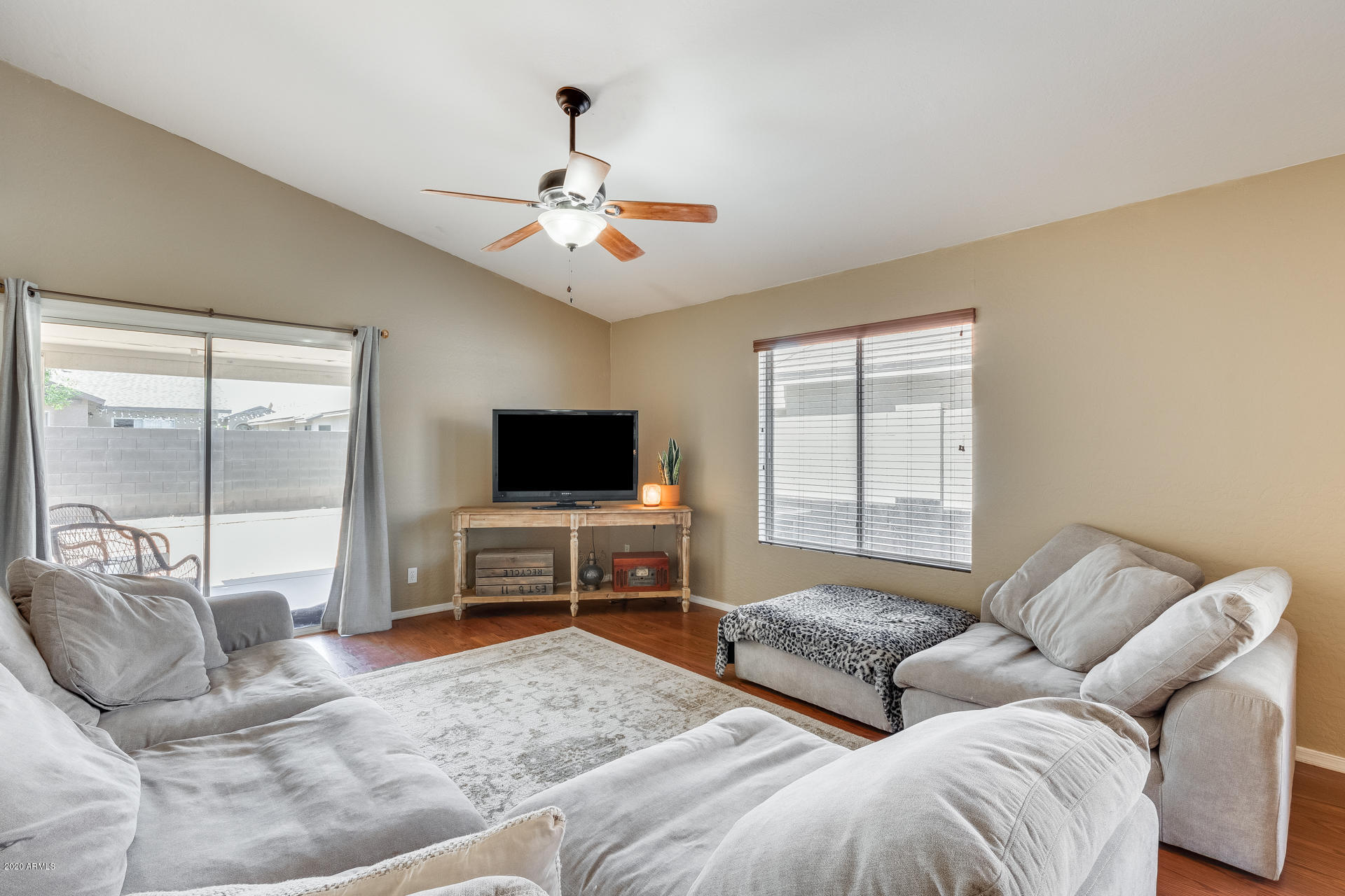 2829 West Grenadine Road Phoenix, AZ 85041 - Photo 8 of 38 Gallery Image 8