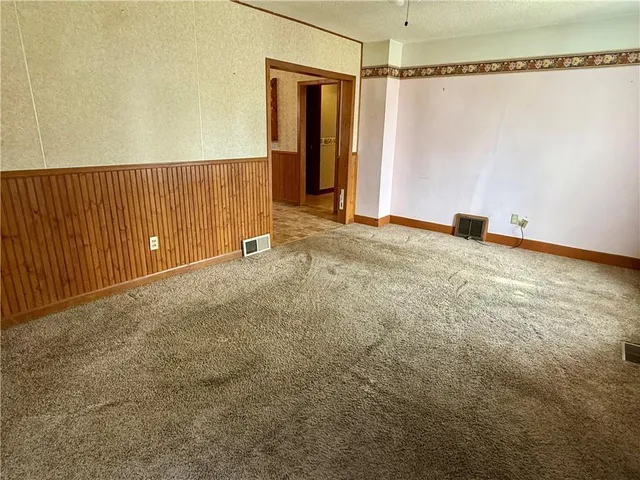 $164,900 | 222 Spruce Street, Spooner, WI 54801