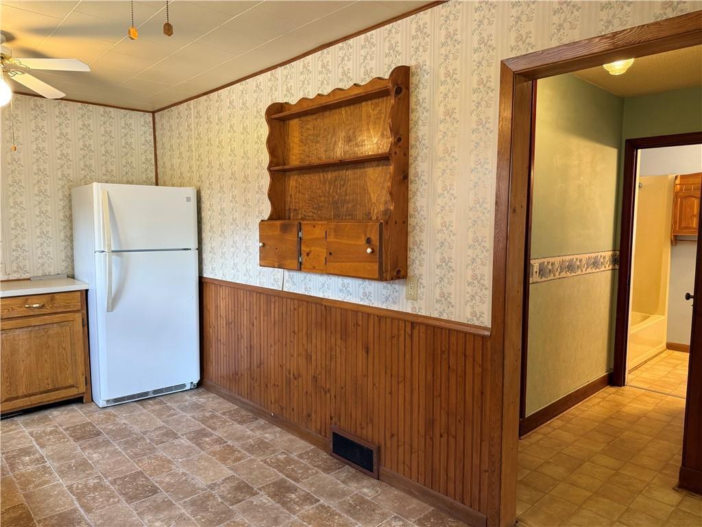 222 Spruce Street Spooner, WI 54801 - Photo 9 of 28