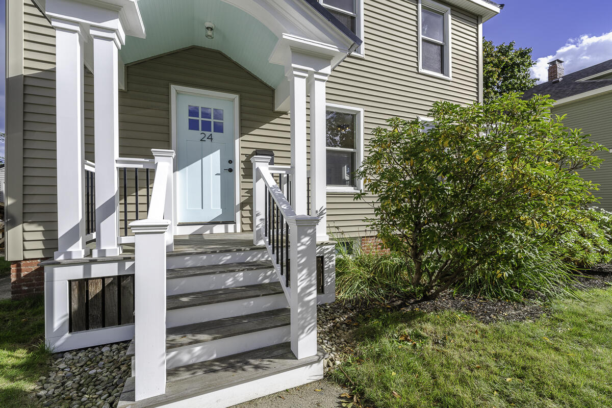 24 Strathmore Road South Portland, ME 04106 - Photo 12 of 55 24 Strathmore-18 3