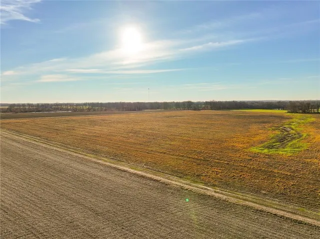 $1 | 74 Northeast 70th Lane, Lamar, MO 64759