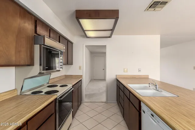 $325,000 | 11627 South Iroquois Drive, Phoenix, AZ 85044