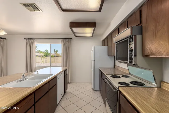 $325,000 | 11627 South Iroquois Drive, Phoenix, AZ 85044