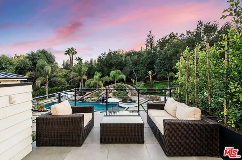 $6,495,000 | 18762 Wells Drive, Tarzana, CA 91356
