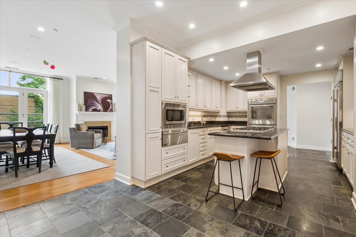 2100 North Racine Avenue, Unit 3D Chicago, IL 60614 - Photo 22 of 49