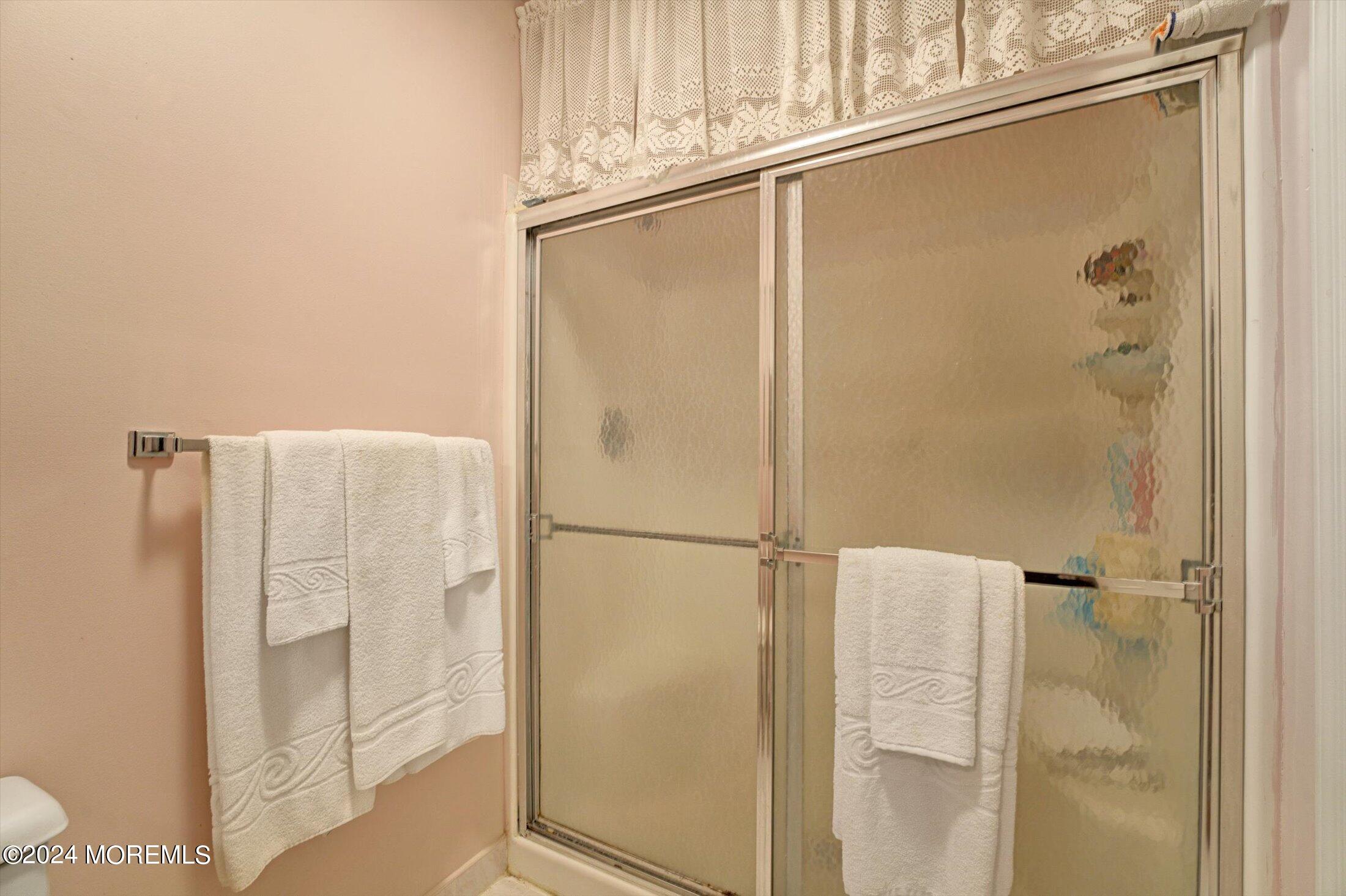 19 Mimosa Court Jackson, NJ 08527 - Photo 22 of 40 28-Master Bathroom