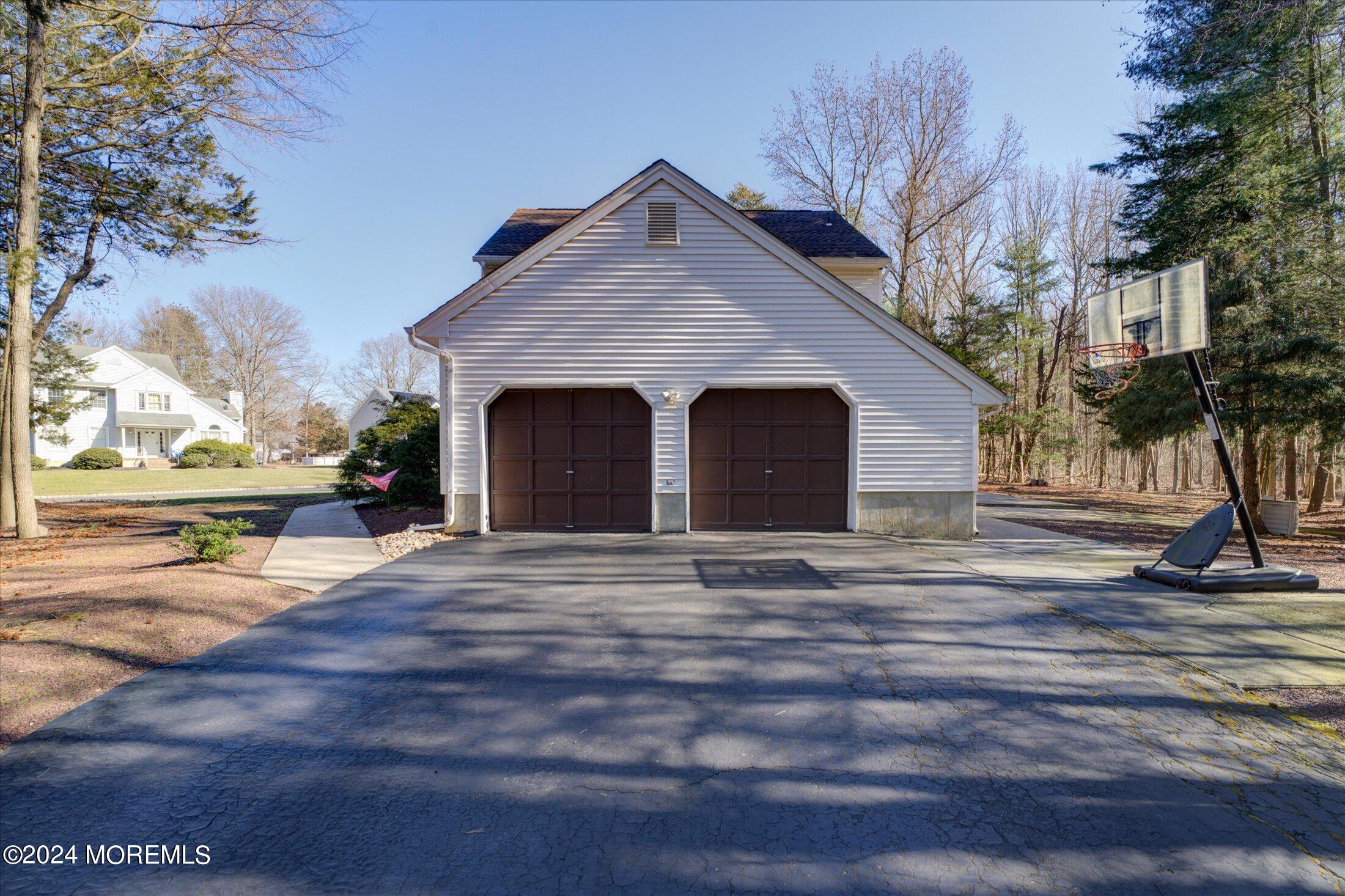19 Mimosa Court Jackson, NJ 08527 - Photo 30 of 40 05-Driveway