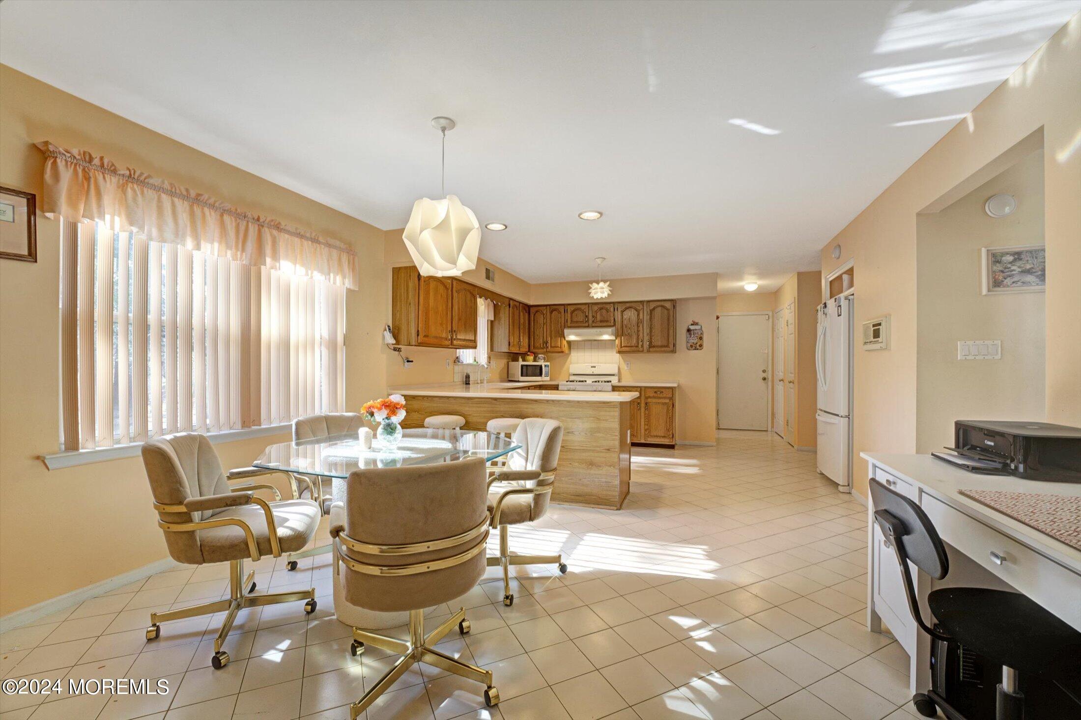 19 Mimosa Court Jackson, NJ 08527 - Photo 8 of 40 11-Breakfast Nook