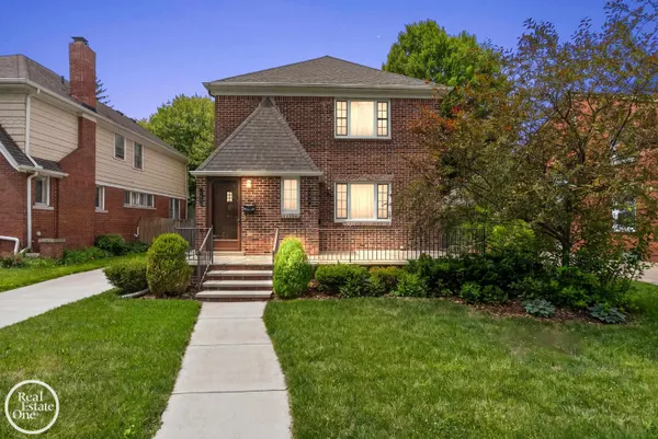 $450,000 | 897 Rivard Boulevard, Grosse Pointe, MI 48230
