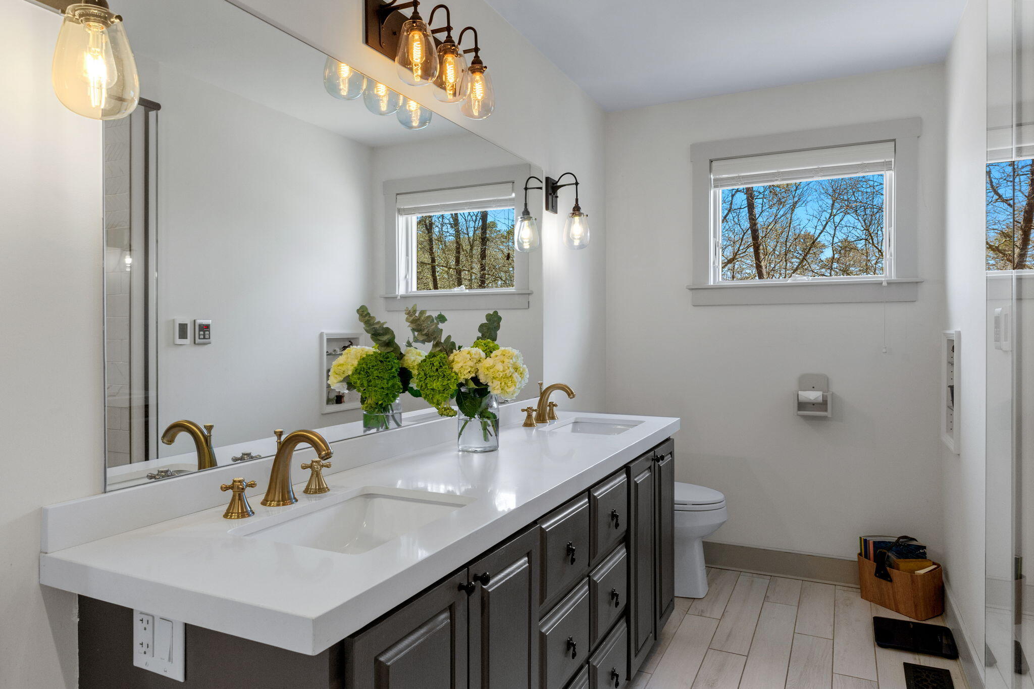 85 Pier Road Wellfleet, MA 02667 - Photo 24 of 72 Primary ensuite with Launry