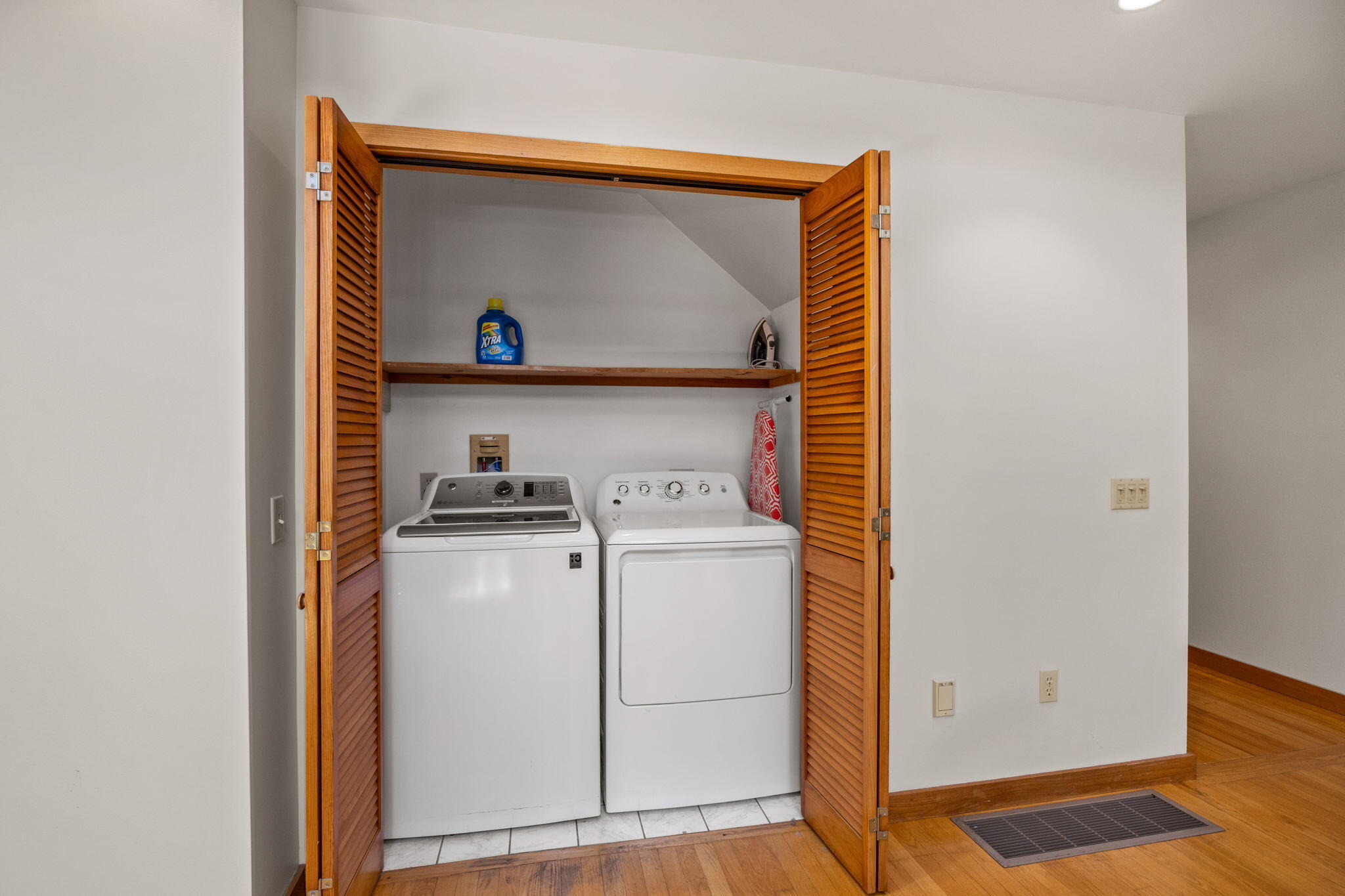 85 Pier Road Wellfleet, MA 02667 - Photo 38 of 72 Apt./Adu laundry