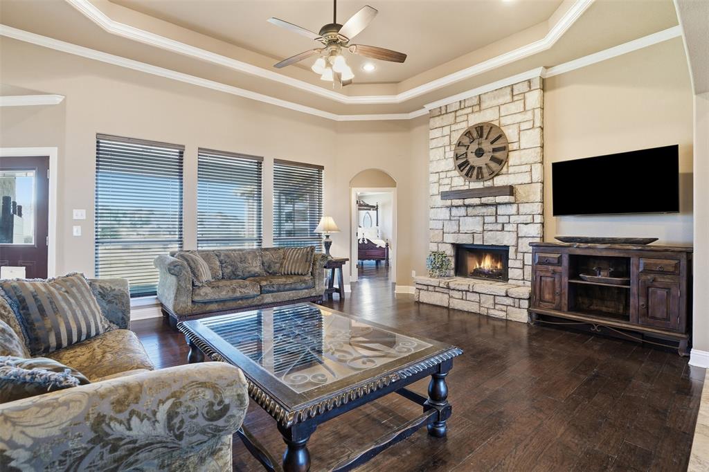 162 Ellis Spring Drive Weatherford, TX 76085 - Photo 12 of 38