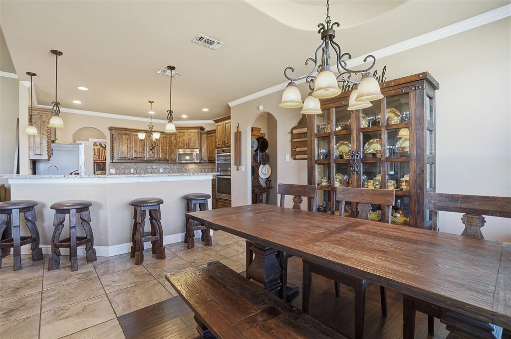 162 Ellis Spring Drive Weatherford, TX 76085 - Photo 10 of 38