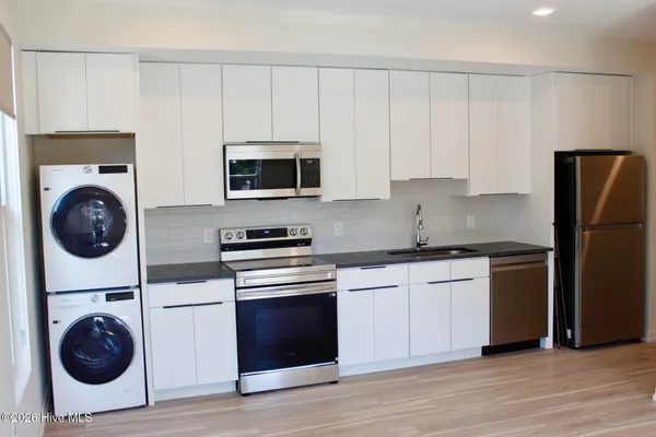 $1,350 | 1124 Castle Street, Unit 206, Wilmington, NC 28401