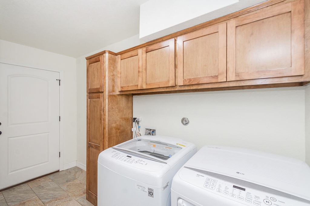 1055 South Anderson Street Angleton, TX 77515 - Photo 11 of 23