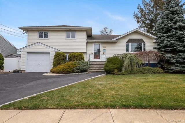 $5,500 | Undisclosed Address, Bellmore, NY 11710
