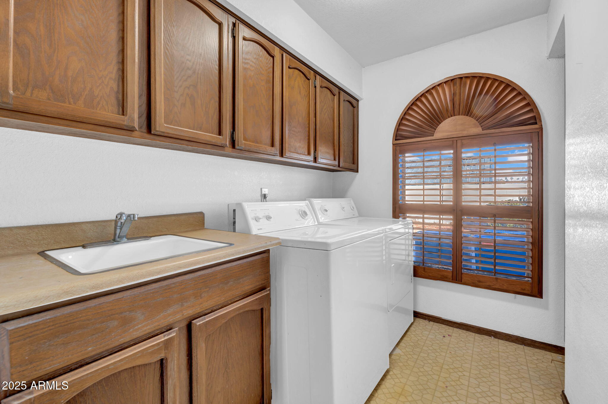 350 West McLellan Road, Unit 7 Mesa, AZ 85201 - Photo 21 of 27 Laundry Room