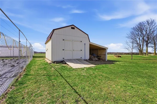 $849,000 | 29990 South 2725th Road, Sheldon, MO 64784