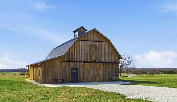 $849,000 | 29990 South 2725th Road, Sheldon, MO 64784