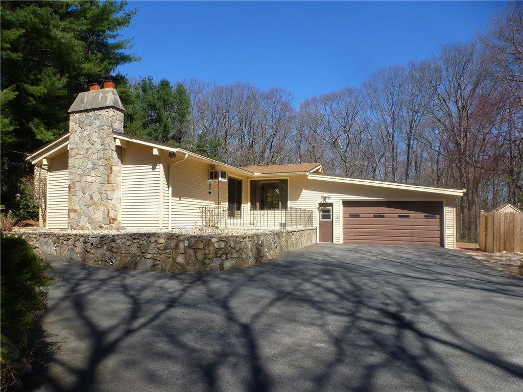 7 Cedar Path Lincoln, RI 02865 - Photo 2 of 28 Gallery Image 2