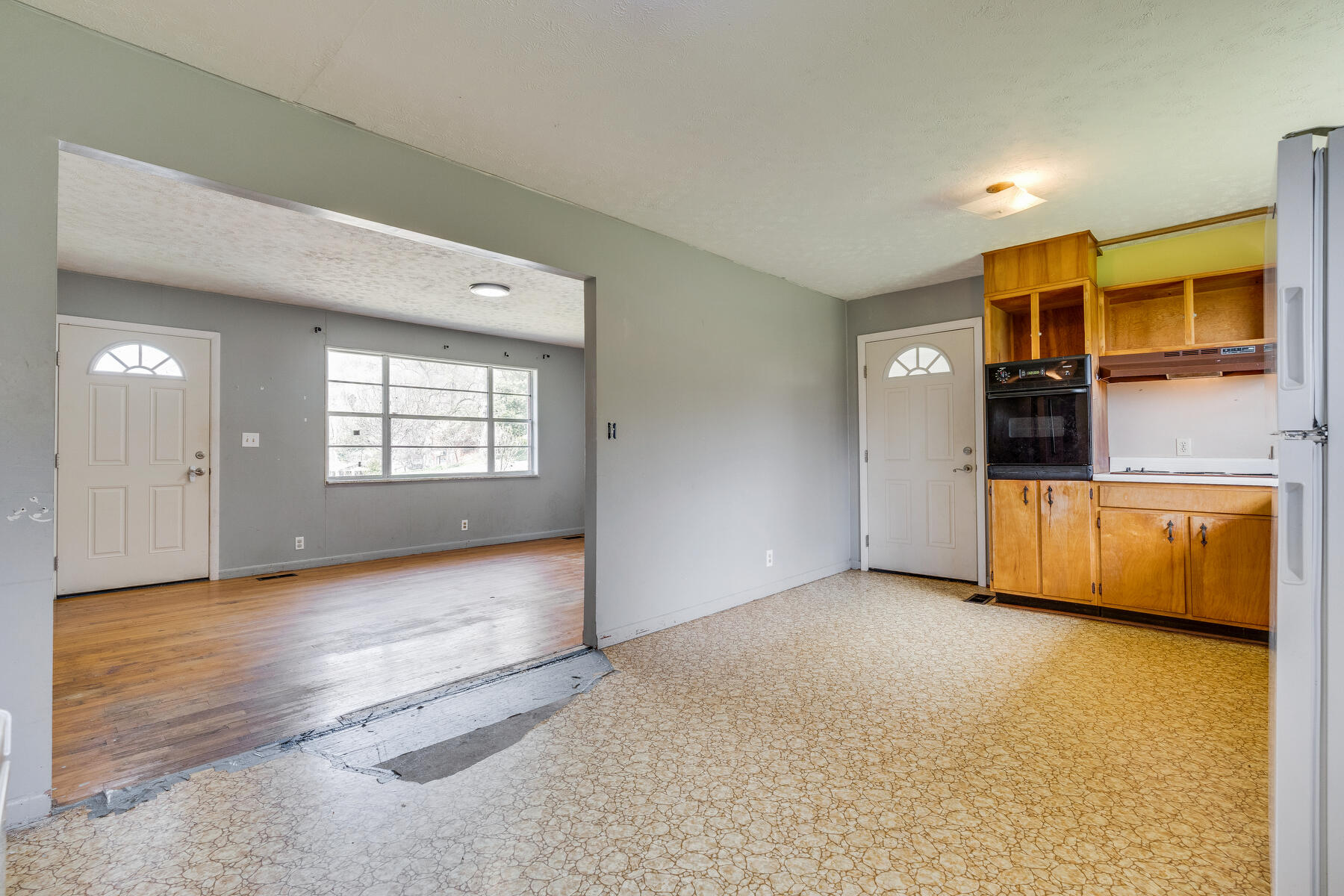 434 South Johnson Road Rogersville, TN 37857 - Photo 8 of 31 008