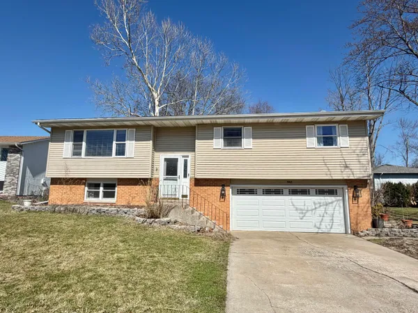 $369,900 | 3063 Parkwood Place, Crown Point, IN 46307