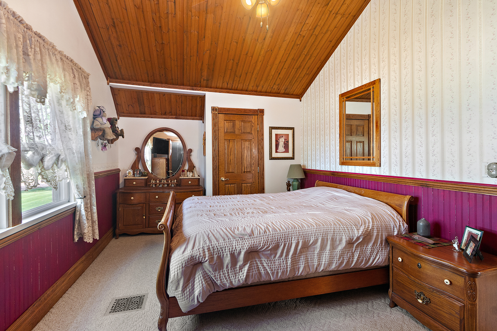 10045 North 17500E Road Grant Park, IL 60940 - Photo 13 of 17 a bedroom with a bed and wooden floor