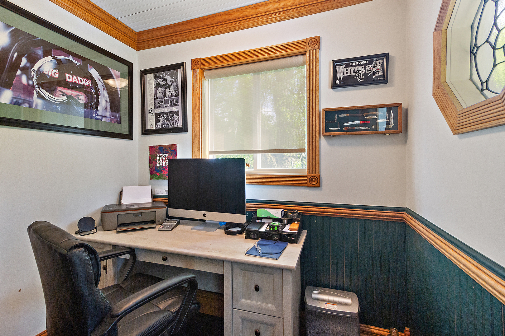10045 North 17500E Road Grant Park, IL 60940 - Photo 10 of 17 a view of a workspace with furniture
