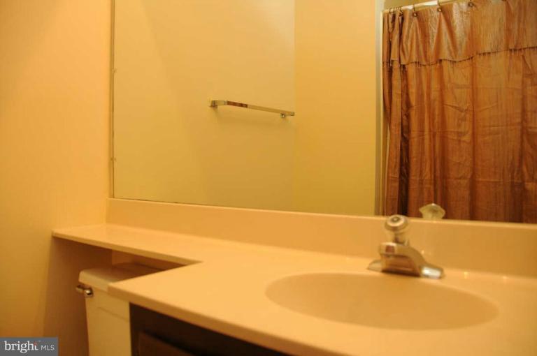 7928 Forest Path Way Springfield, VA 22153 - Photo 17 of 20 Powder Room Main Level
