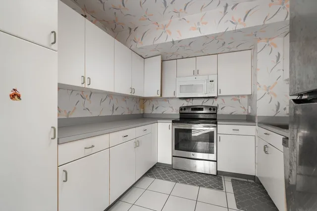 $675,000 | 250 Hammond Pond Parkway, Unit 615N, Newton, MA 02467