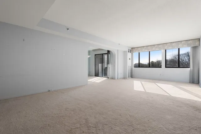 $675,000 | 250 Hammond Pond Parkway, Unit 615N, Newton, MA 02467