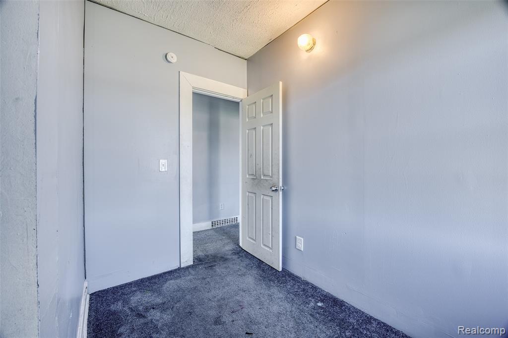12875 Steel Street Detroit, MI 48227 - Photo 22 of 34
