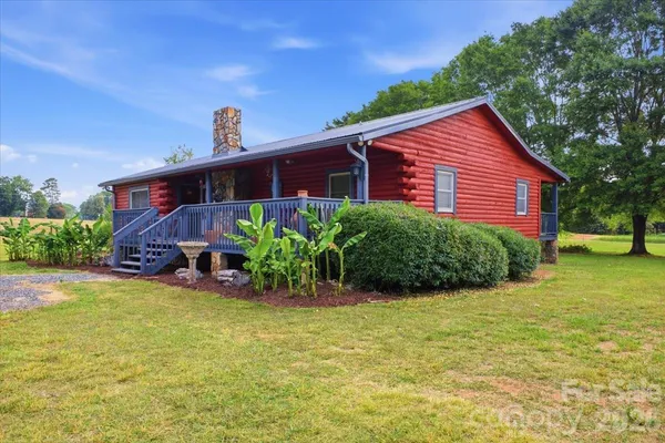 $398,000 | 4639 Hickory Lincolnton Highway, Newton, NC 28658