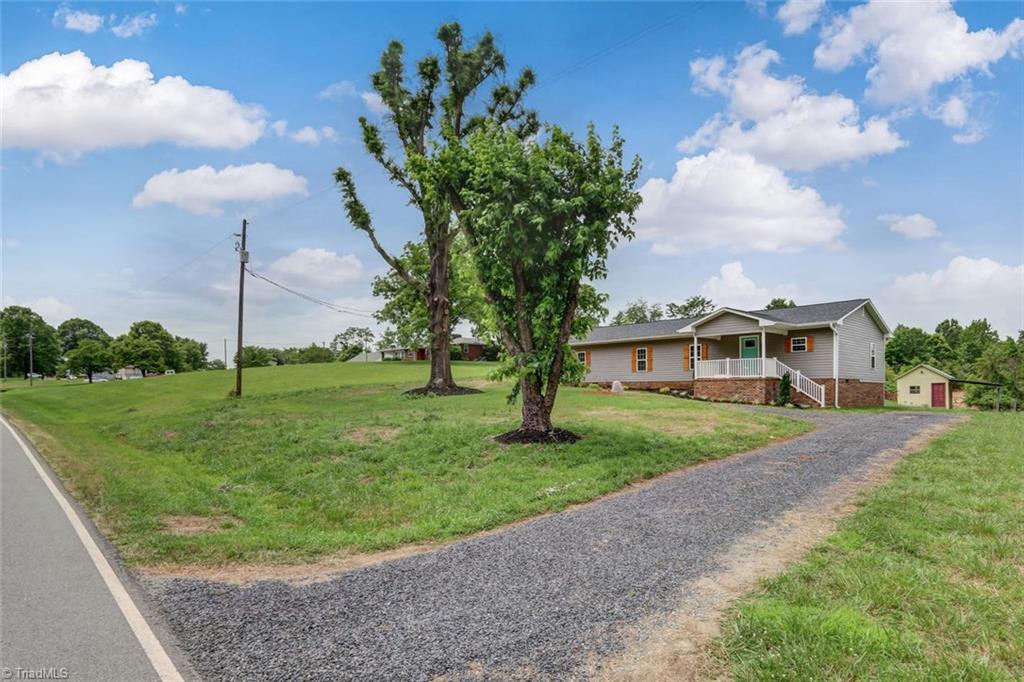 1538 Brooks Road Reidsville, NC 27320 - Photo 2 of 28 Gallery Image 2