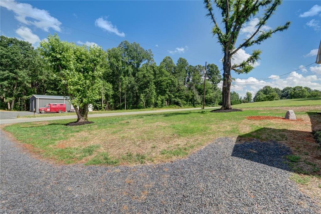 1538 Brooks Road Reidsville, NC 27320 - Photo 4 of 28 Gallery Image 4