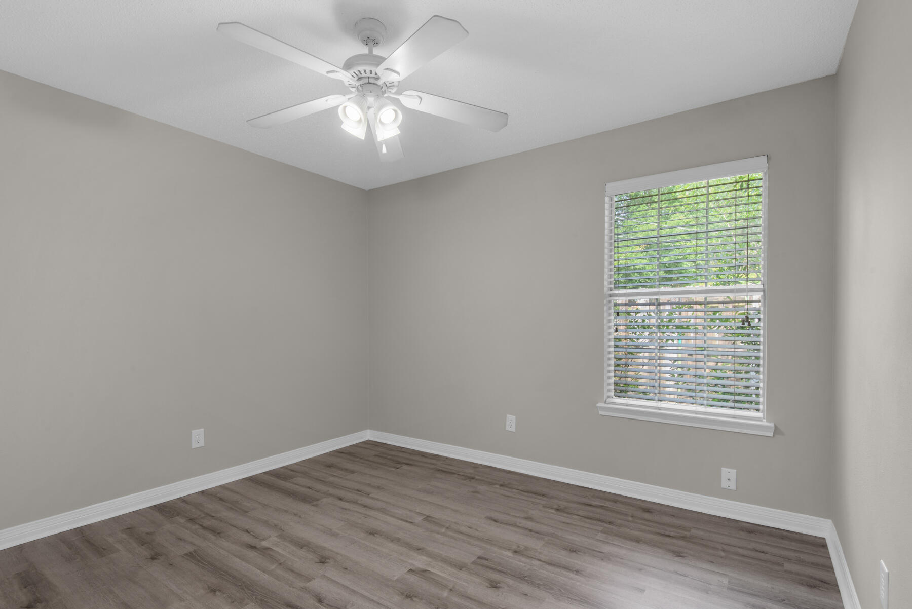 2 Falcon Ridge Lane Fort Walton Beach, FL 32547 - Photo 21 of 24 wooden floor in an empty room with a window
