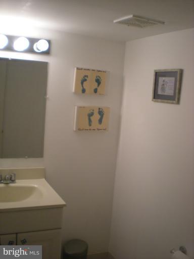12800 Lewisdale Road Clarksburg, MD 20871 - Photo 24 of 30 Bath