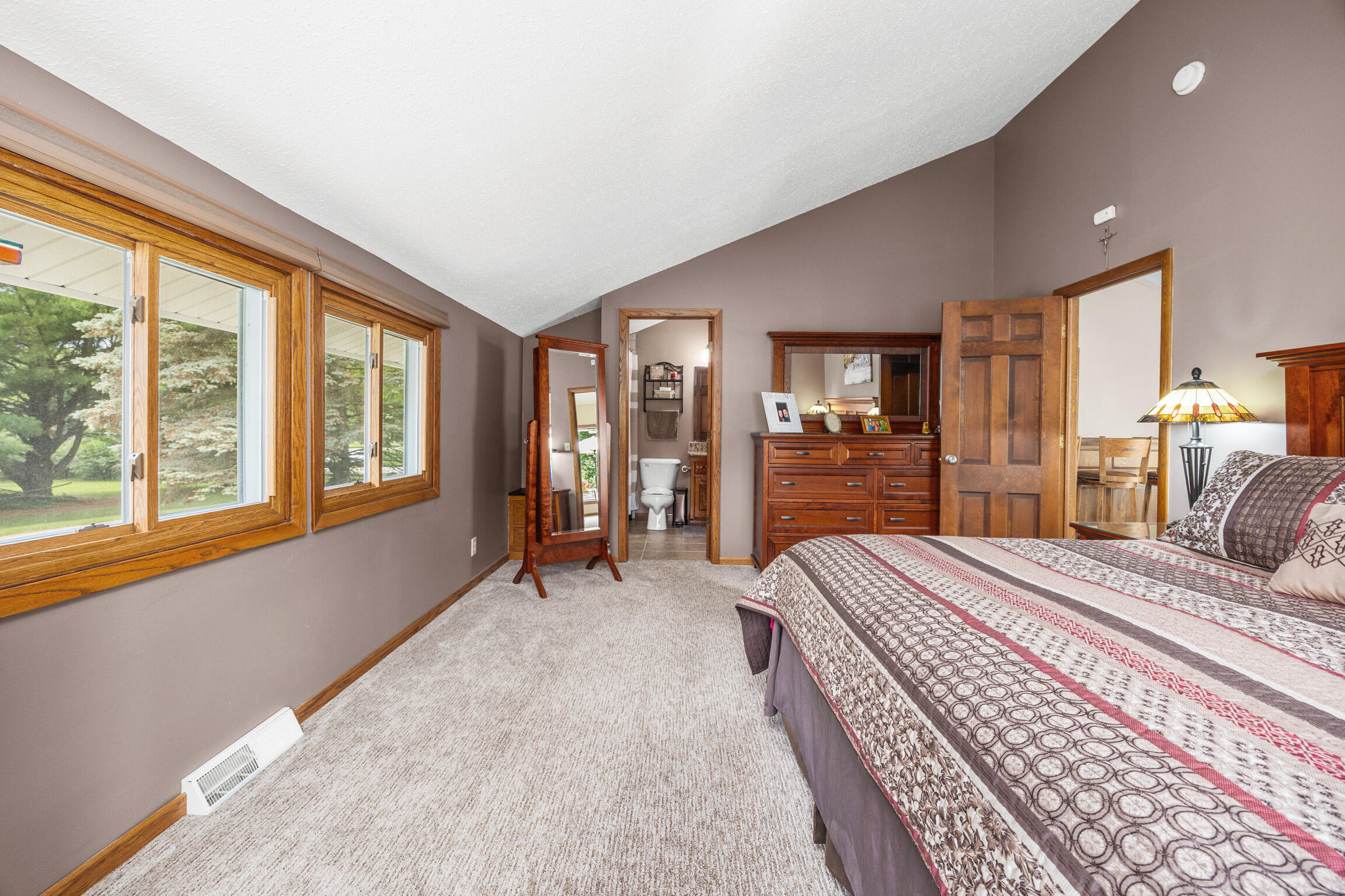 W314S7944 High View Circle Mukwonago, WI 53149 - Photo 26 of 74 Primary bathroom