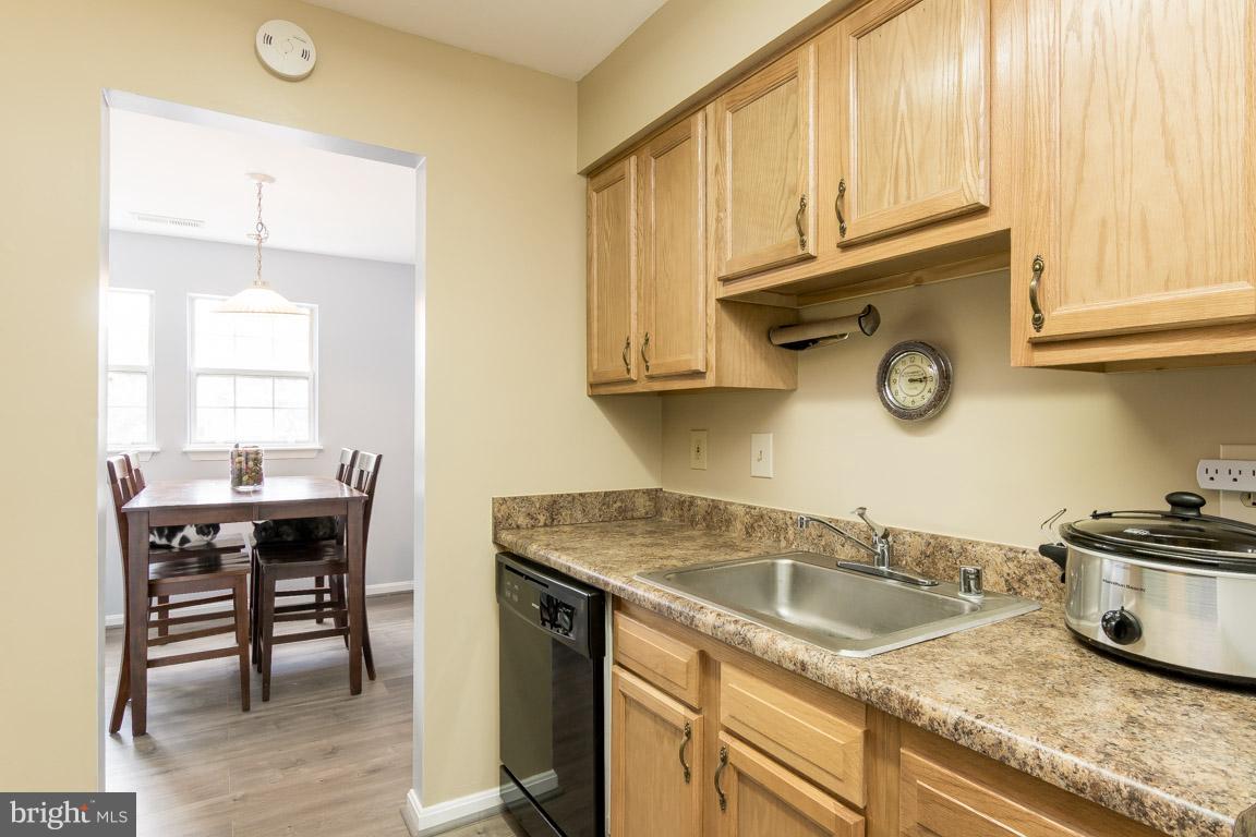 8589 Falls Run Road, Unit H Ellicott City, MD 21043 - Photo 11 of 30 Kitchen